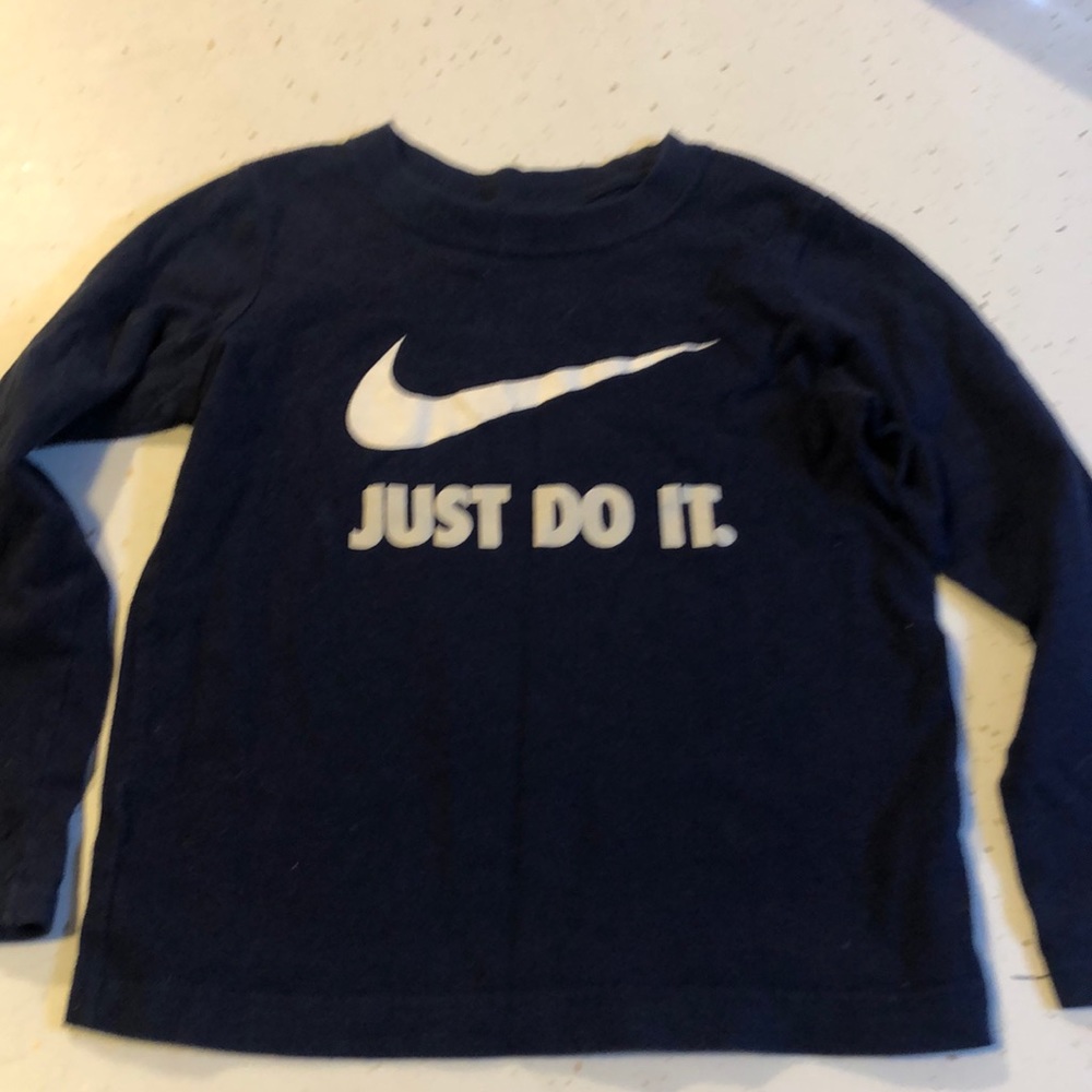 Nike boys shirt